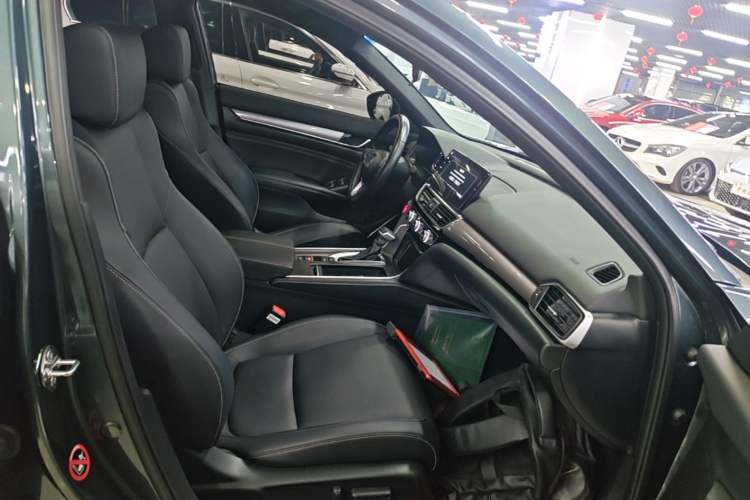 Used Honda Inspire 2022 260TURBO Elegant Edition Right Front Seat