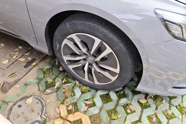 Used Honda Inspire 2022 Lingpai Hybrid 2.0L Pure Elegant Edition Right Front Wheel Hub