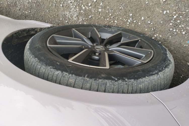 Used Honda Inspire 2022 260TURBO Elegant Edition Left Front Wheel Hub