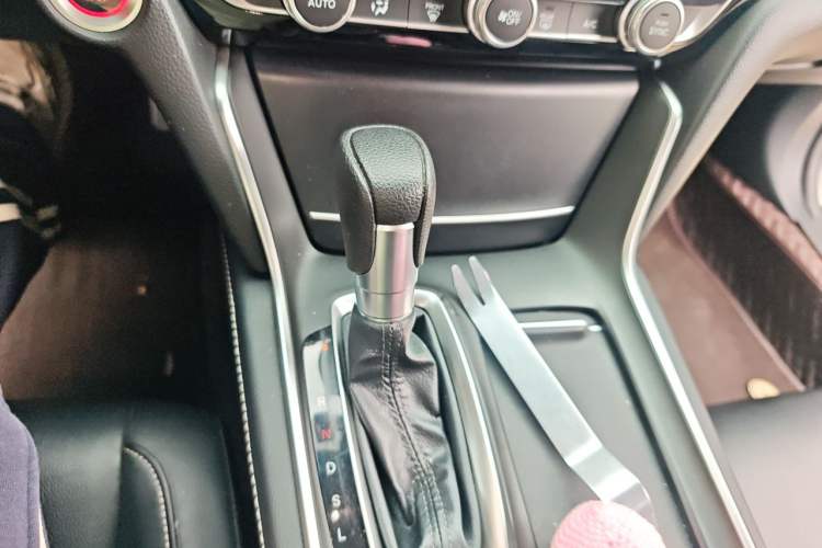 Used Honda Inspire 2022 260TURBO Elegant Edition Gear Lever
