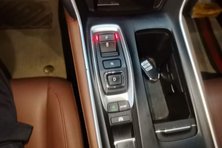 Used Honda Inspire 2022 Rui Hybrid 2.0L Jingzhi Edition Gear Lever