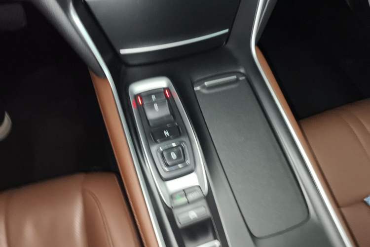 Used Honda Inspire 2022 Xing·Hybrid 2.0L Pure Edition Gear Lever