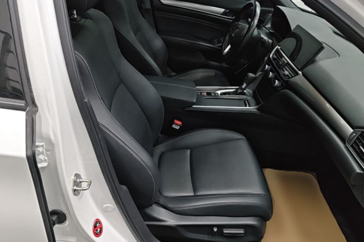 Used Honda Inspire 2022 260TURBO Elegant Edition Right Front Seat