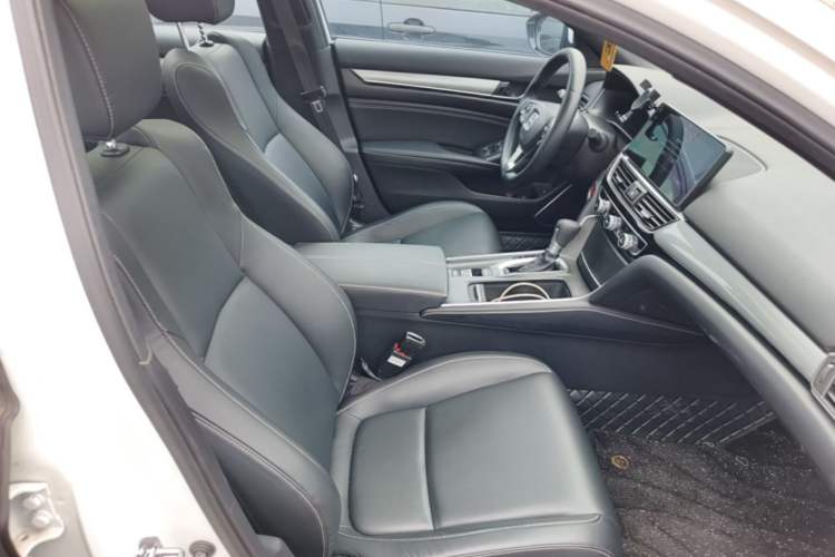Used Honda Inspire 2022 260TURBO Elegant Edition Right Front Seat
