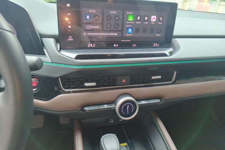 Used Honda Inspire 2023 260TURBO Elite Edition Audio And AC Panel