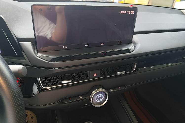 Used Honda Inspire 2023 260TURBO Deluxe Edition Audio And AC Panel