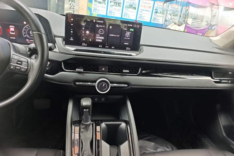 Used Honda Inspire 2023 260TURBO Deluxe Edition Audio And AC Panel