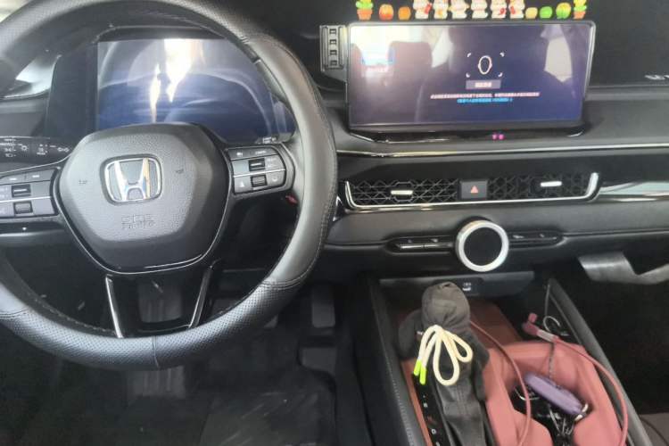 Used Honda Inspire 2023 260TURBO Deluxe Edition Center Console