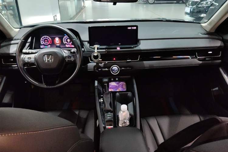 Used Honda Inspire 2023 260TURBO Deluxe Edition Center Console