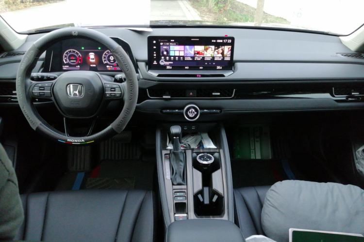 Used Honda Inspire 2023 260TURBO Elegant Edition Center Console