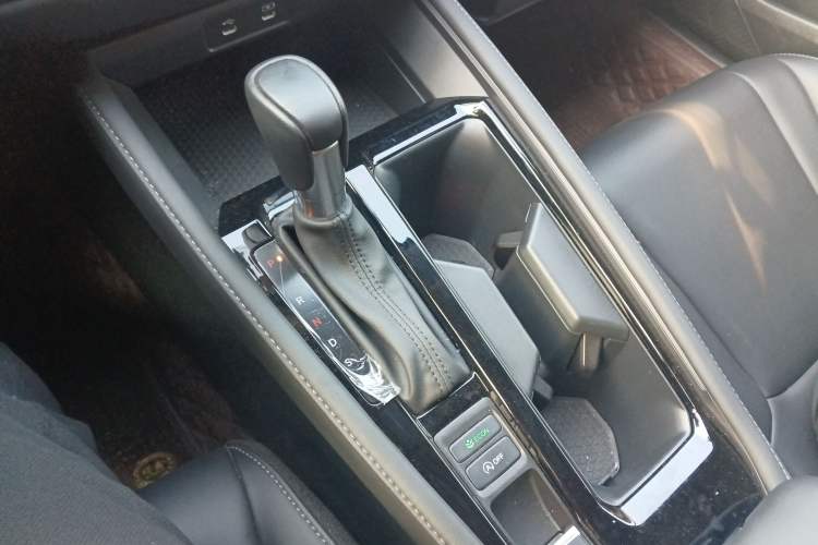 Used Honda Inspire 2023 260TURBO Elegant Edition Gear Lever