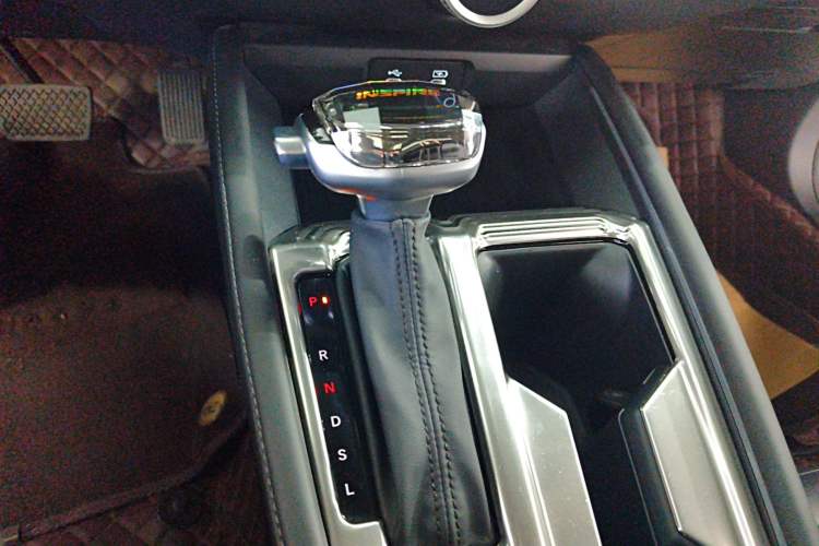 Used Honda Inspire 2023 260TURBO Deluxe Edition Gear Lever