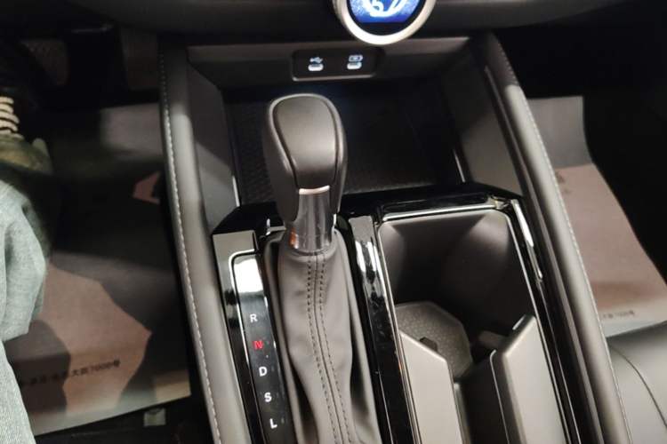 Used Honda Inspire 2023 260TURBO Elegant Edition Gear Lever