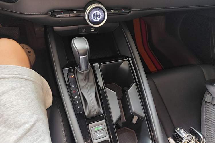 Used Honda Inspire 2023 260TURBO Deluxe Edition Gear Lever