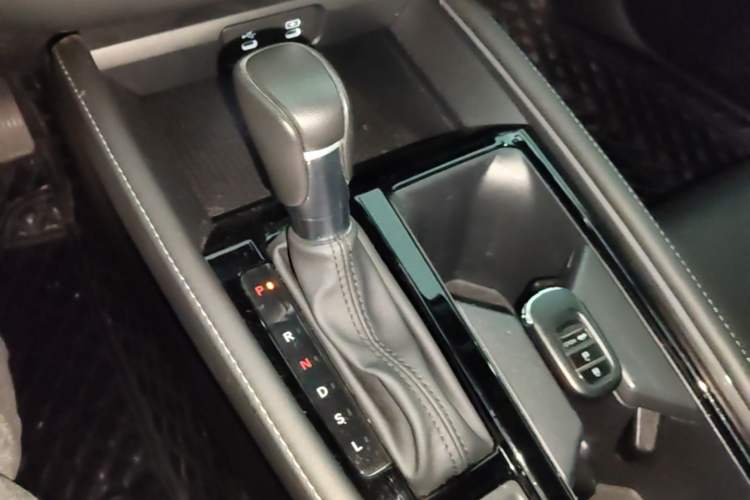 Used Honda Inspire 2023 260TURBO Deluxe Edition Gear Lever