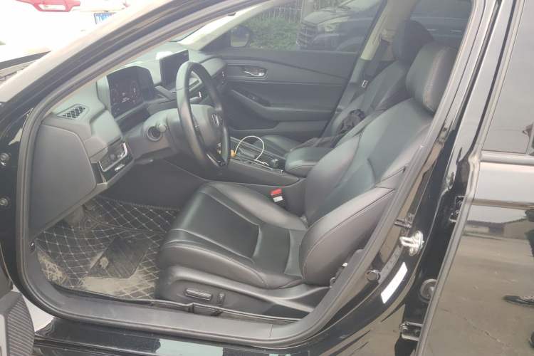 Used Honda Inspire 2023 260TURBO Deluxe Edition Left Front Seat