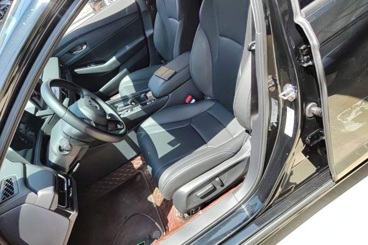 Used Honda Inspire 2023 260TURBO Elegant Edition Left Front Seat