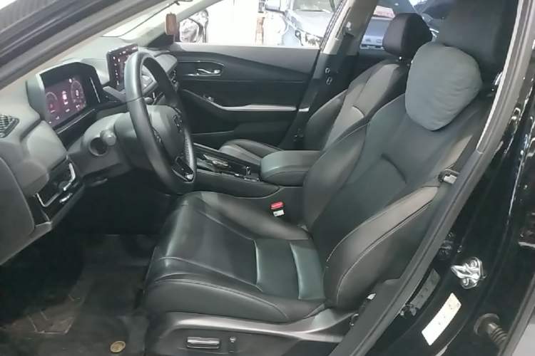 Used Honda Inspire 2023 260TURBO Deluxe Edition Left Front Seat