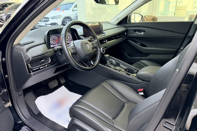 Used Honda Inspire 2023 260TURBO Deluxe Edition Left Front Seat