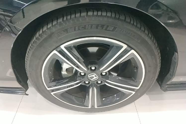 Used Honda Inspire 2023 260TURBO Deluxe Edition Left Front Wheel Hub