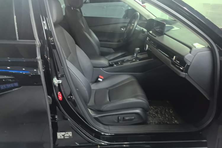 Used Honda Inspire 2023 260TURBO Deluxe Edition Right Front Seat