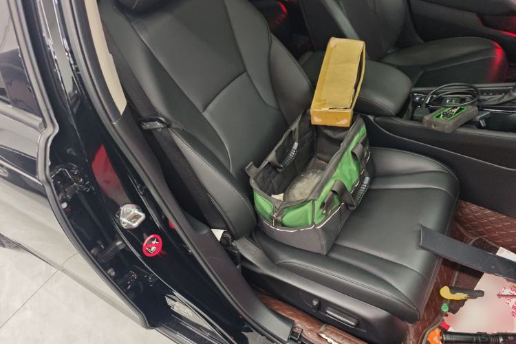 Used Honda Inspire 2023 260TURBO Deluxe Edition Right Front Seat