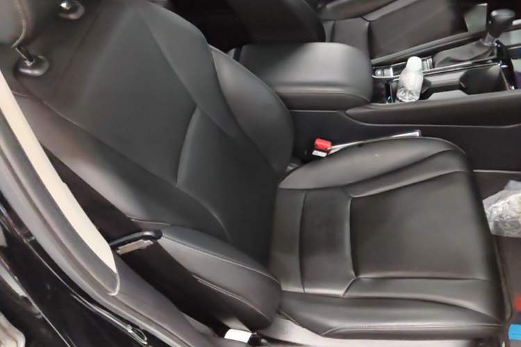 Used Honda Inspire 2023 260TURBO Deluxe Edition Right Front Seat
