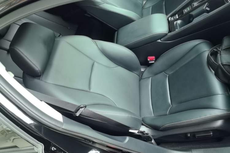 Used Honda Inspire 2023 260TURBO Deluxe Edition Right Front Seat