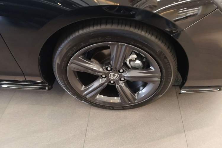 Used Honda Inspire 2023 260TURBO Elegant Edition Right Front Wheel Hub