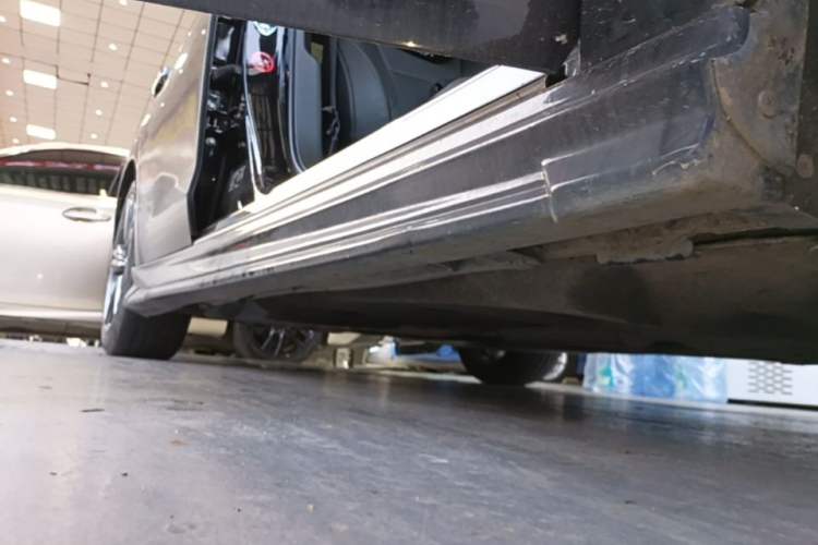Used Honda Inspire 2023 260TURBO Deluxe Edition Right Side Sill