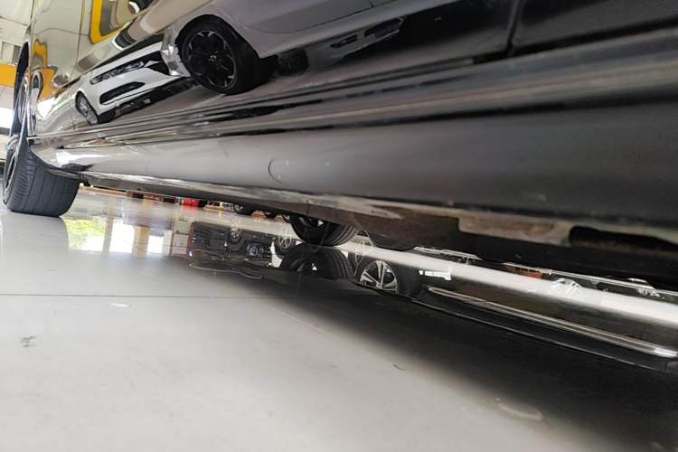 Used Honda Inspire 2023 260TURBO Elite Edition Right Side Sill