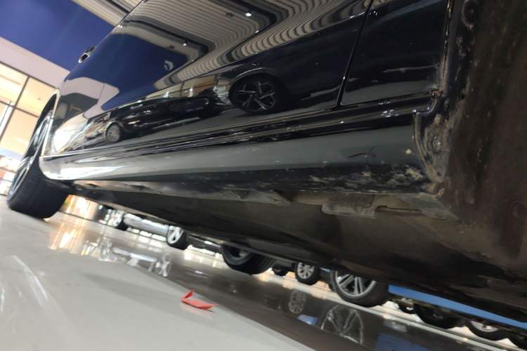 Used Honda Inspire 2023 260TURBO Elegant Edition Right Side Sill
