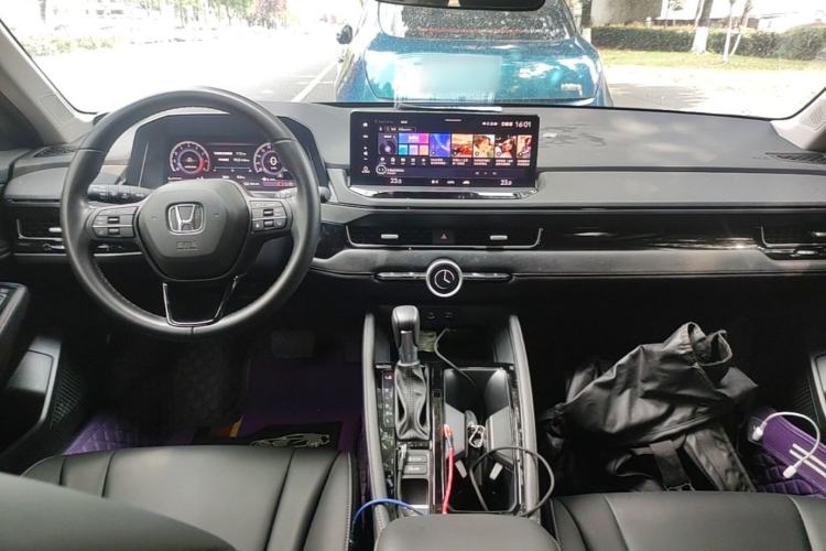 Used Honda Inspire 2023 260TURBO Deluxe Edition Center Console
