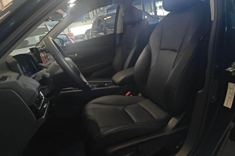 Used Honda Inspire 2023 260TURBO Deluxe Edition Left Front Seat