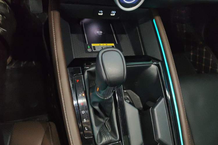 Used Honda Inspire 2023 260TURBO Elite Edition Gear Lever