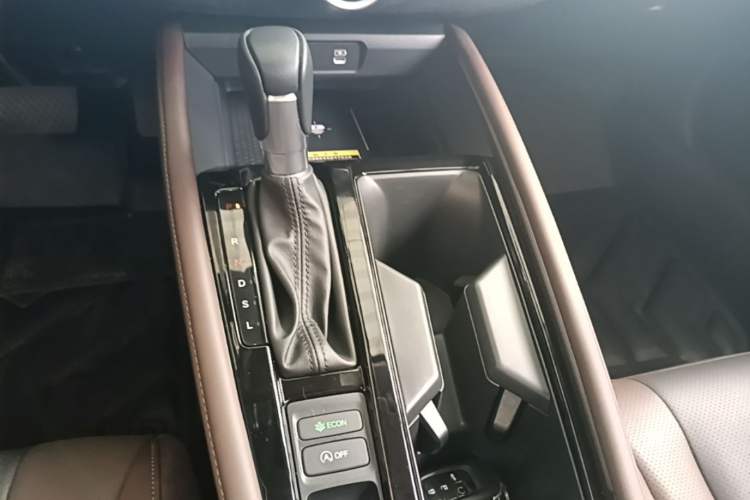 Used Honda Inspire 2023 260TURBO Elite Edition Gear Lever