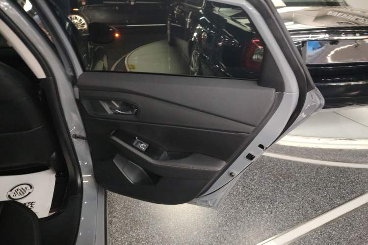 Used Honda Inspire 2023 260TURBO Deluxe Edition Right Rear Door Interior