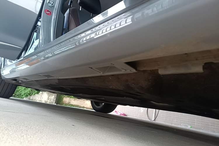 Used Honda Inspire 2023 260TURBO Elite Edition Right Side Sill