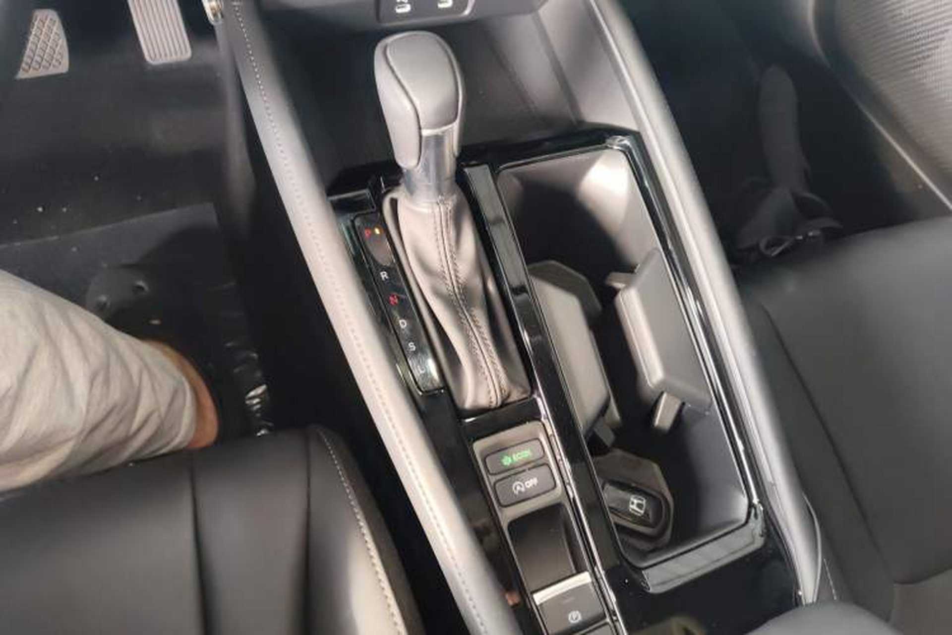 Used Honda Inspire 2023 260TURBO Deluxe Edition Gear Lever