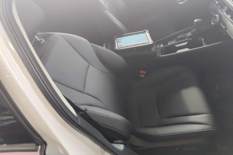 Used Honda Inspire 2023 260TURBO Deluxe Edition Right Front Seat