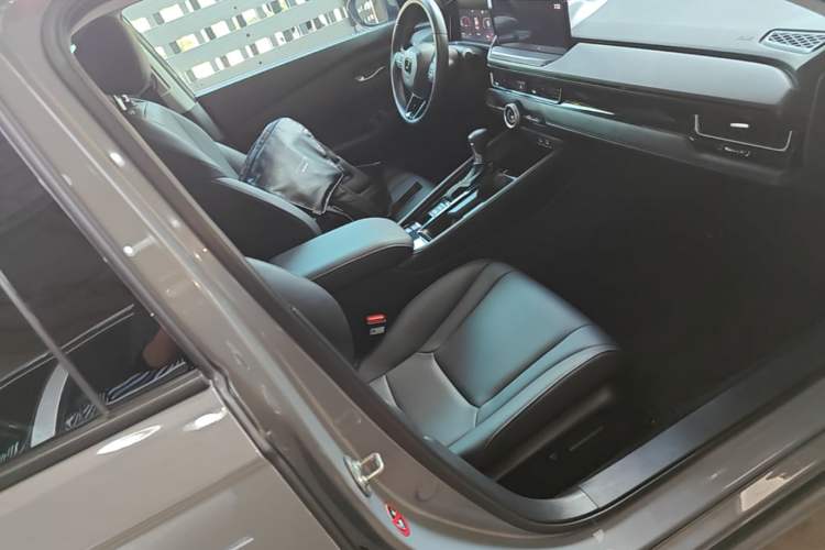 Used Honda Inspire 2023 260TURBO Deluxe Edition Right Front Seat