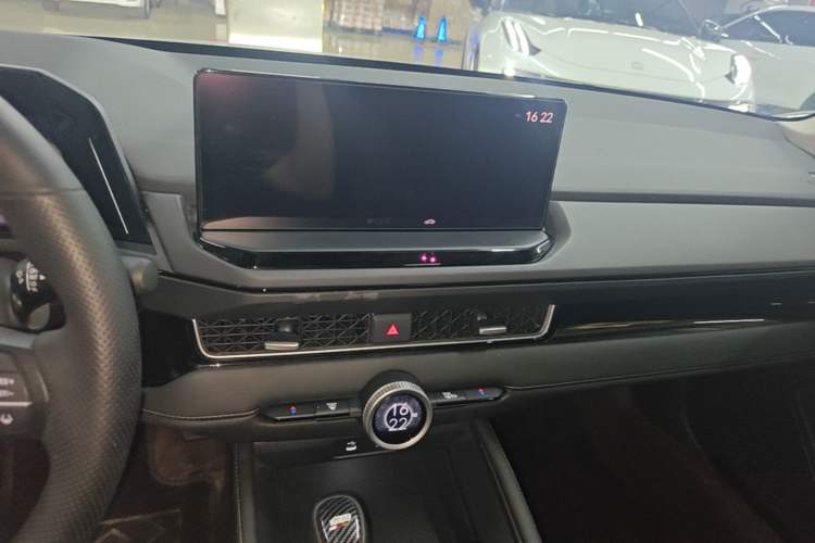 Used Honda Inspire 2023 260TURBO Deluxe Edition Audio And AC Panel