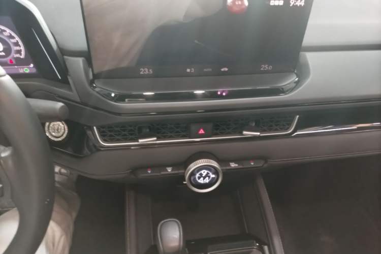 Used Honda Inspire 2023 260TURBO Deluxe Edition Audio And AC Panel