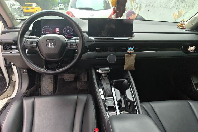 Used Honda Inspire 2023 260TURBO Deluxe Edition Center Console