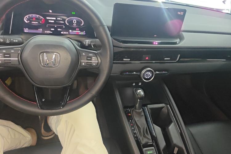 Used Honda Inspire 2023 260TURBO Deluxe Edition Center Console