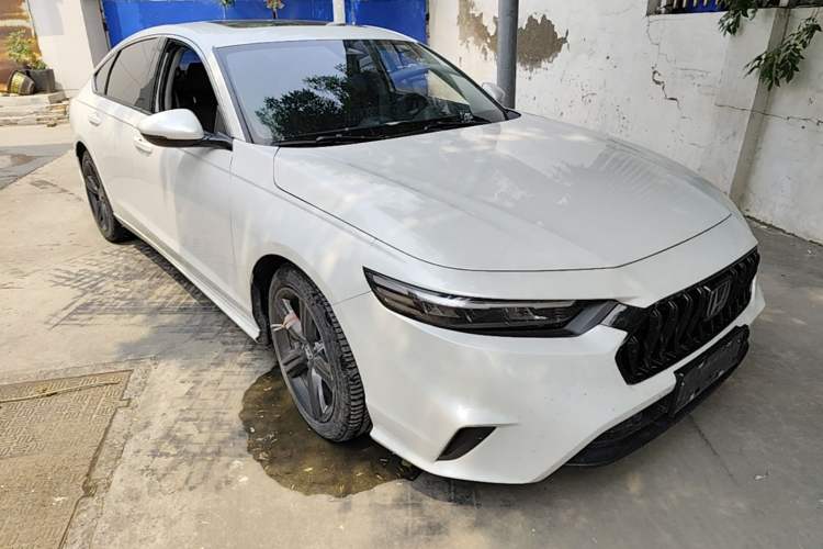 Used Honda Inspire 2023 260TURBO Deluxe Edition Front Right 45 Deg