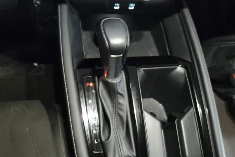 Used Honda Inspire 2023 260TURBO Elegant Edition Gear Lever