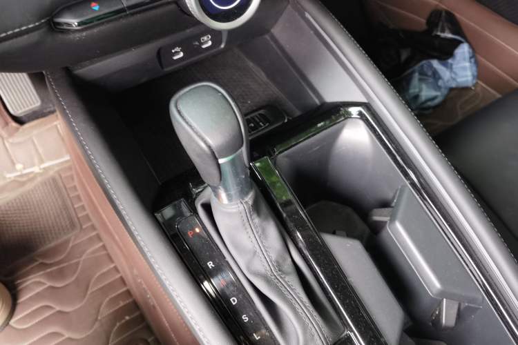 Used Honda Inspire 2023 260TURBO Deluxe Edition Gear Lever