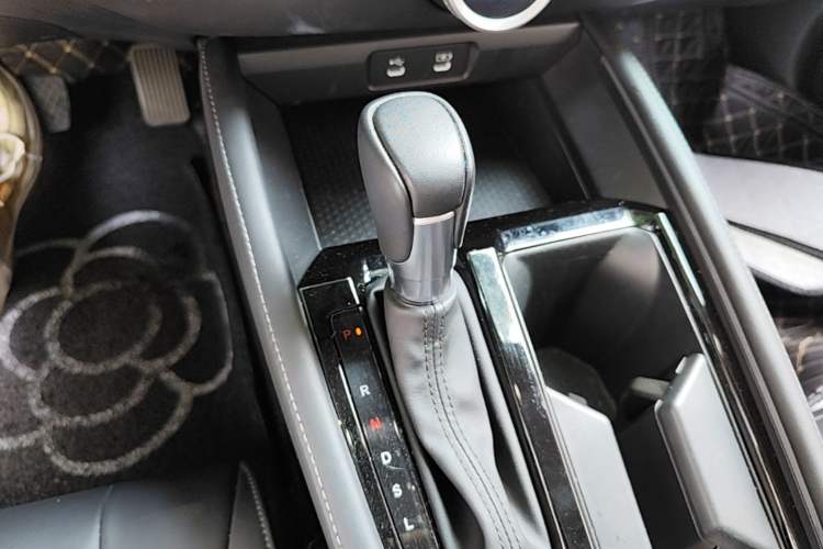 Used Honda Inspire 2023 260TURBO Deluxe Edition Gear Lever