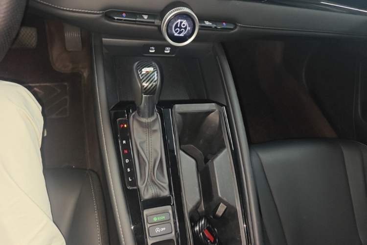 Used Honda Inspire 2023 260TURBO Deluxe Edition Gear Lever